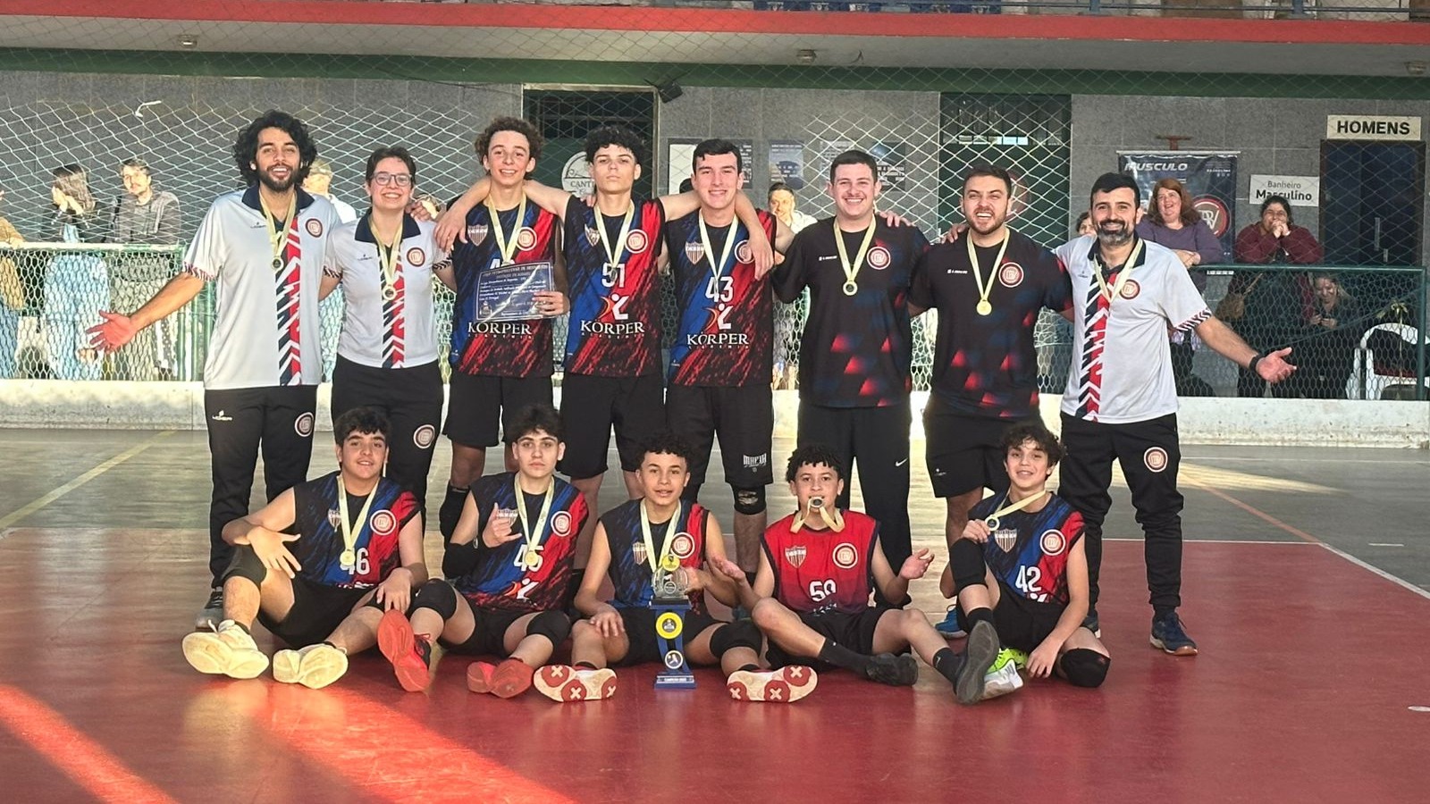 O Coronel Veiga FC/CDBV se consagrou campeão municipal de vôlei na categoria sub-15 masculino